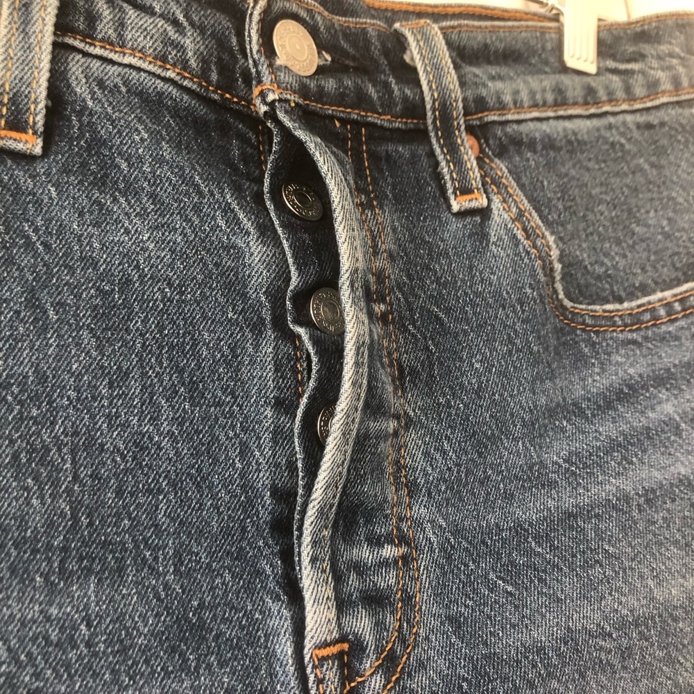Levi's Dark Blue High-Rise Denim Cutoff Shorts | Size W28 - Picture 3 of 7